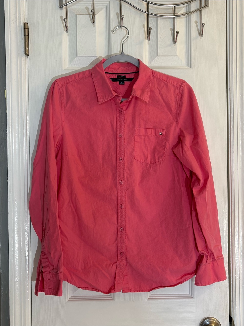 Tommy Hilfiger Women's Coral Button Down Shirt Classic Fit Size M 100% Cotton.